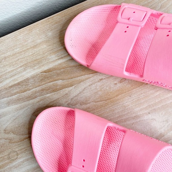 Freedom MOSES hot pink Strappy plastic slides size 40/41 - Picture 8 of 11